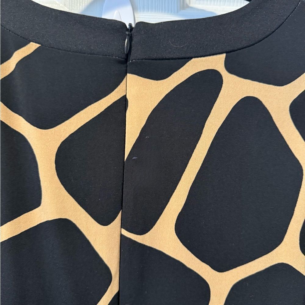 🦒 Maggy London Giraffe Print Sheath Dress – Size 10 - Picture 6 of 6